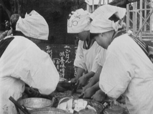 『關東大震大火實況』1923年 上野公園で行われた罹災児童の救護活動